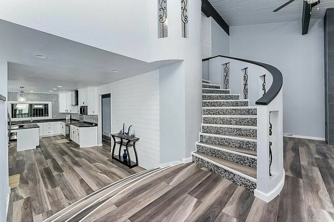 (Photos via Zillow.com)