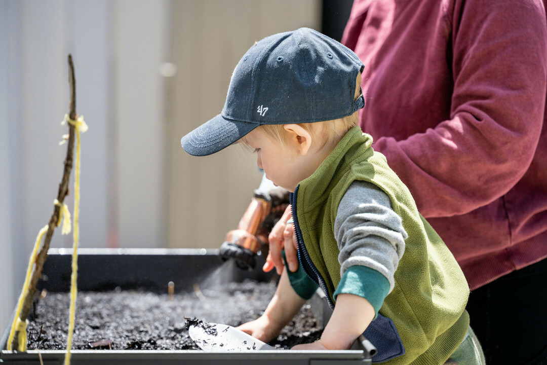 GET YOUR HANDS DIRTY. Spend your summertime outdoors at Curvue Tree Farm with its Curvue Kids Academy programming. (Photo via Unsplash)