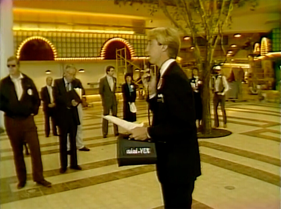 As Oakwood Mall's opening day approached, in 1986, WEAU 13 News offered a peek inside during the final stretch of construction. The cafe court is pictured. (View full WEAU 13 News video online)