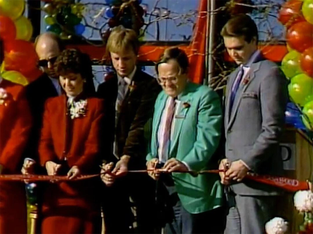 Oakwood Mall's ribbon-cutting celebration in 1986.&nbsp;(View full WEAU 13 News video online)