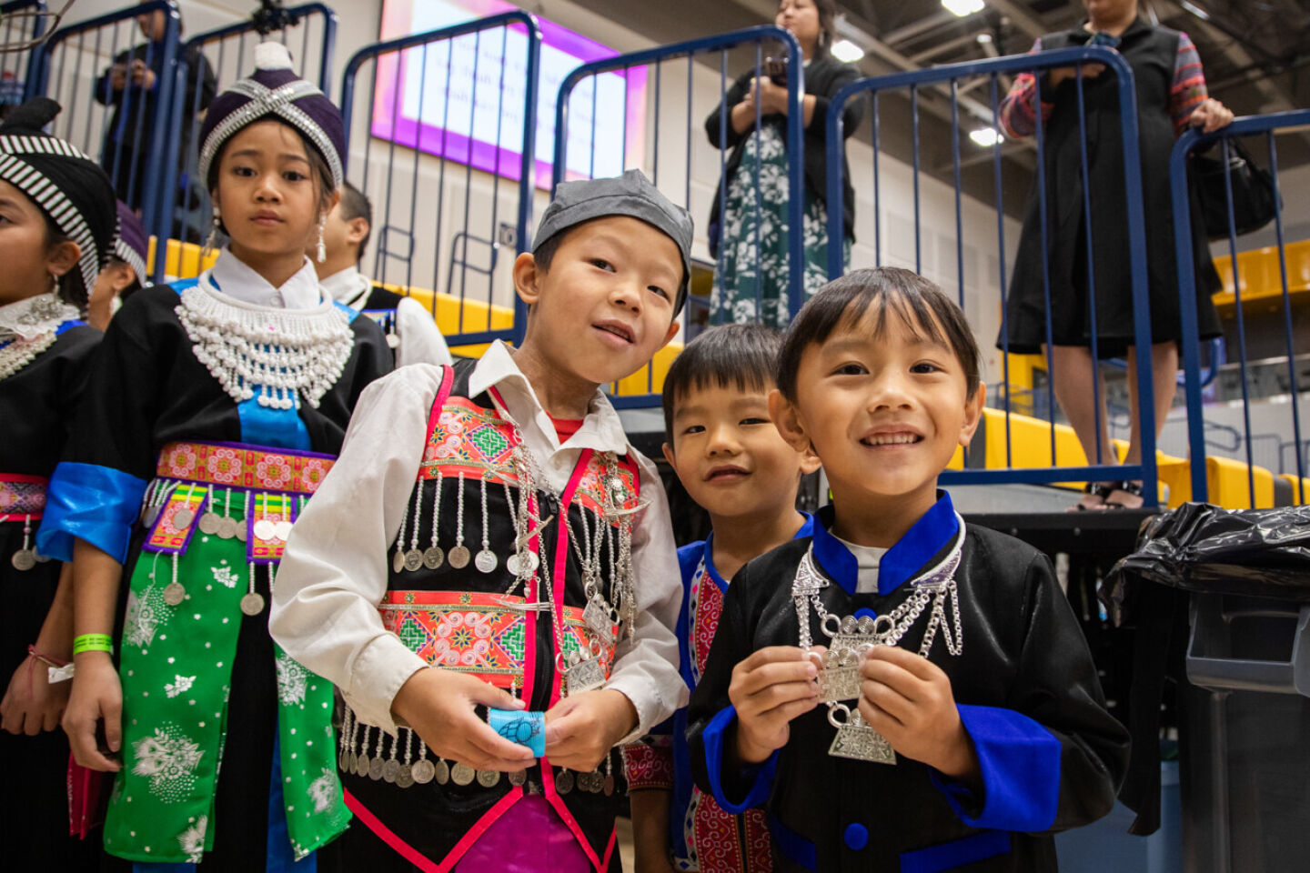 [PHOTOS] Thousands Gather to Celebrate Eau Claire Hmong New Year...